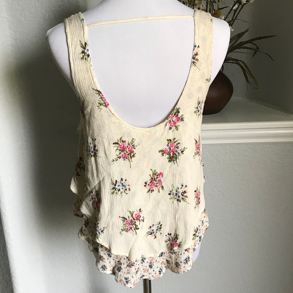 Mossimo floral top🌸 - Picture 3 of 6